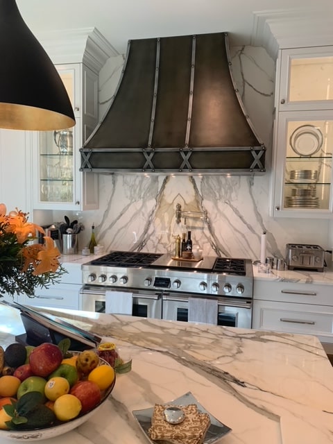 Exploring the Benefits of Metal Kitchen Hoods: Are they a good choice?